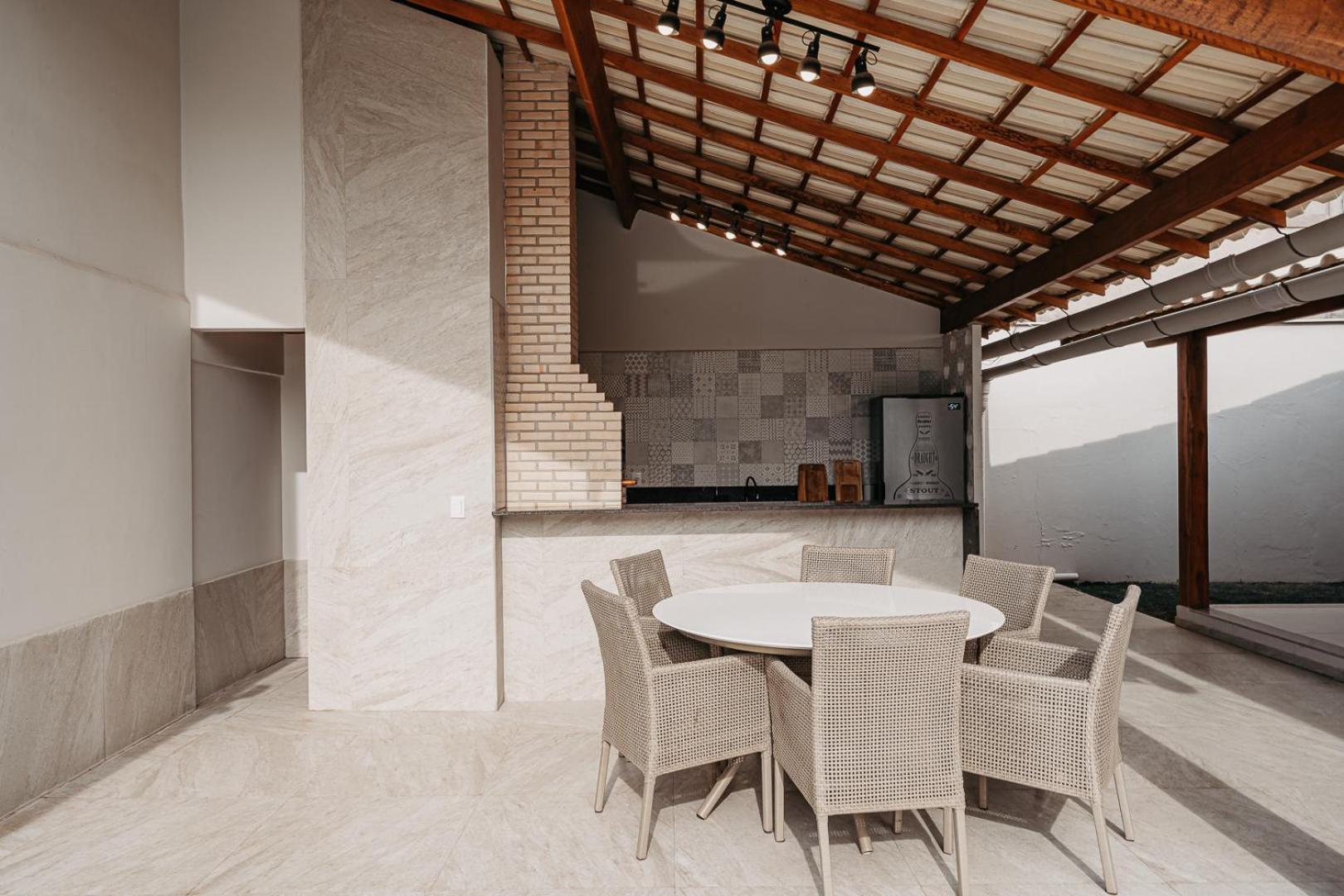 Casadecastelhanos, Quadra Do Mar De Castelhanos, 4 Suites Com Ar, Churrasqueira, Piscina, Hidromassagem, Cozinha Integrada Gourmet Ideal Para Familia E Amigos อันเชียตา ภายนอก รูปภาพ