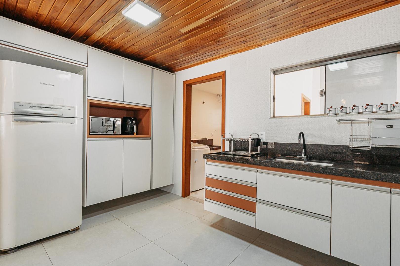 Casadecastelhanos, Quadra Do Mar De Castelhanos, 4 Suites Com Ar, Churrasqueira, Piscina, Hidromassagem, Cozinha Integrada Gourmet Ideal Para Familia E Amigos อันเชียตา ภายนอก รูปภาพ